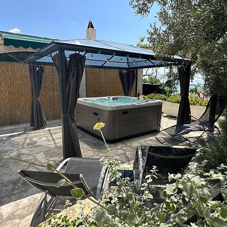 Vacation House Marin With Jacuzzi - Bol, Brac Bagian luar foto