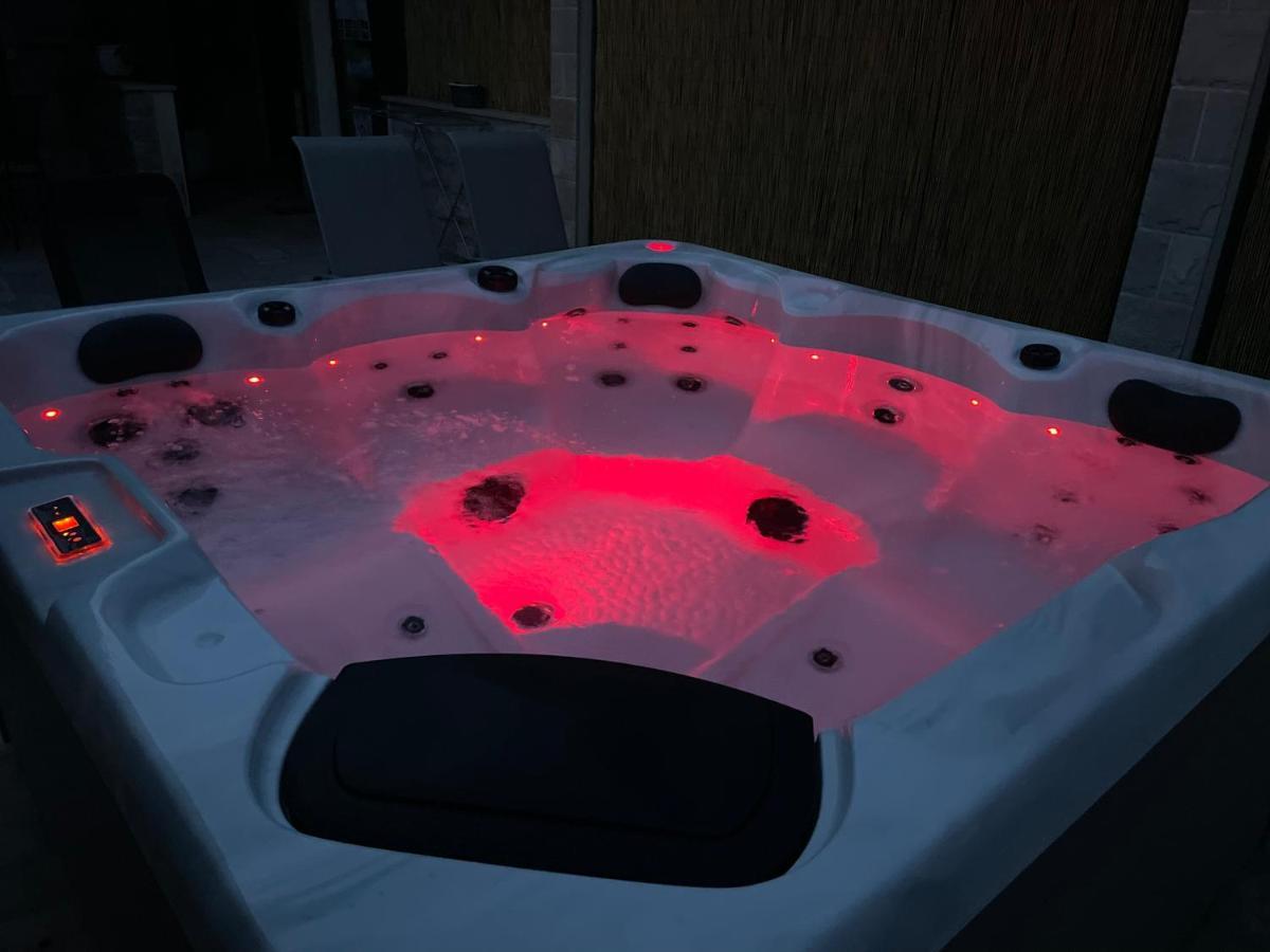 Vacation House Marin With Jacuzzi - Bol, Brac Bagian luar foto
