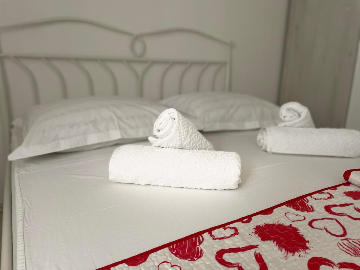 Vacation House Marin With Jacuzzi - Bol, Brac Bagian luar foto
