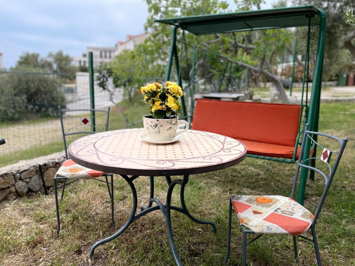 Vacation House Marin With Jacuzzi - Bol, Brac Bagian luar foto